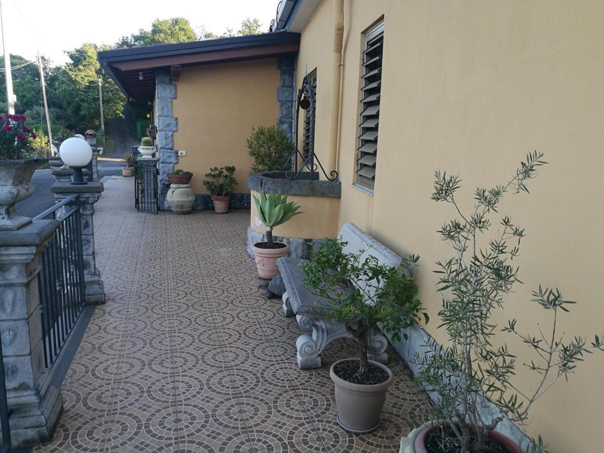 Casa Vacanza Tra Etna E Taormina Villa Ginevra Piedimonte Etneo Exterior foto